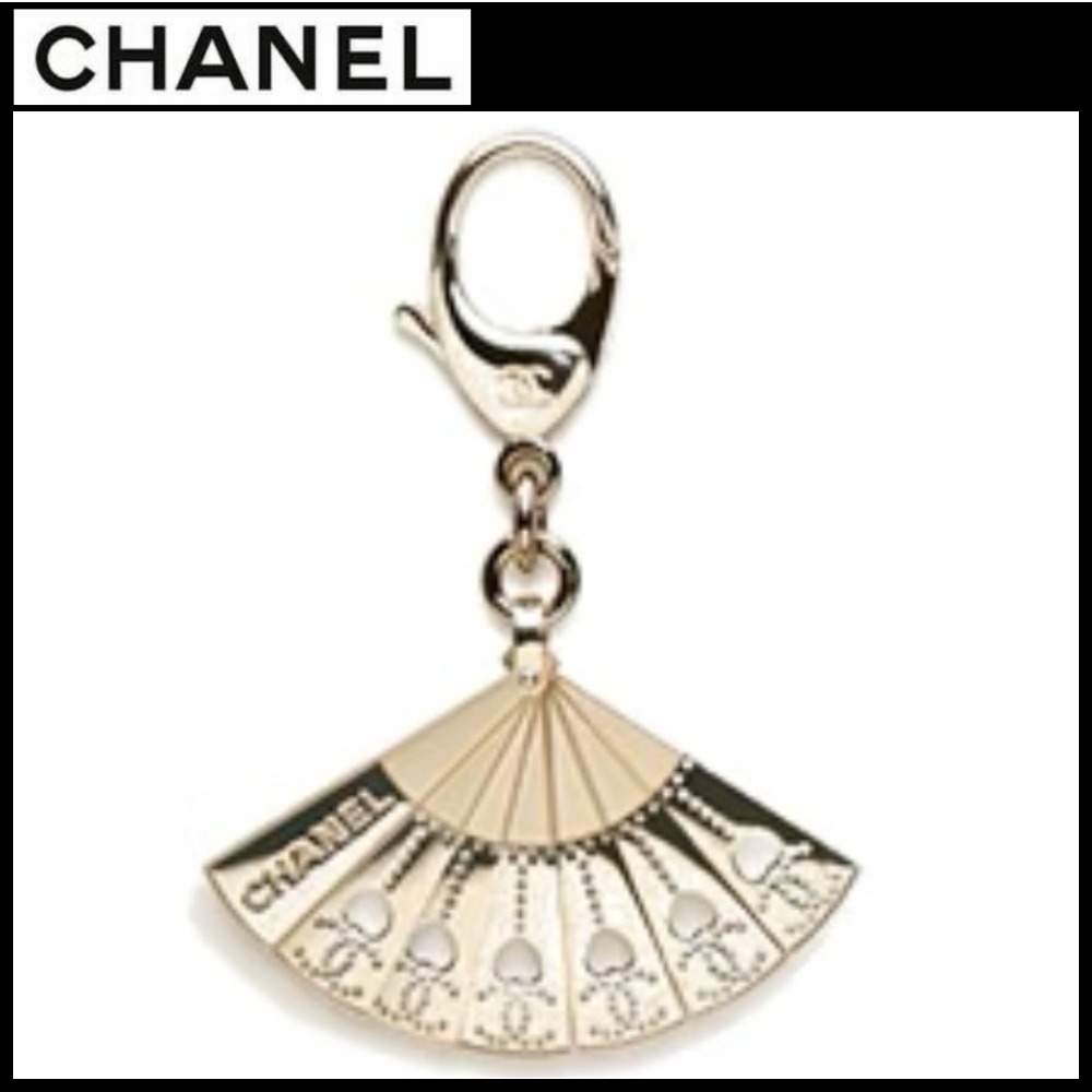気品漂うキーアイテム【CHANEL】バッグチャーム ゴールド