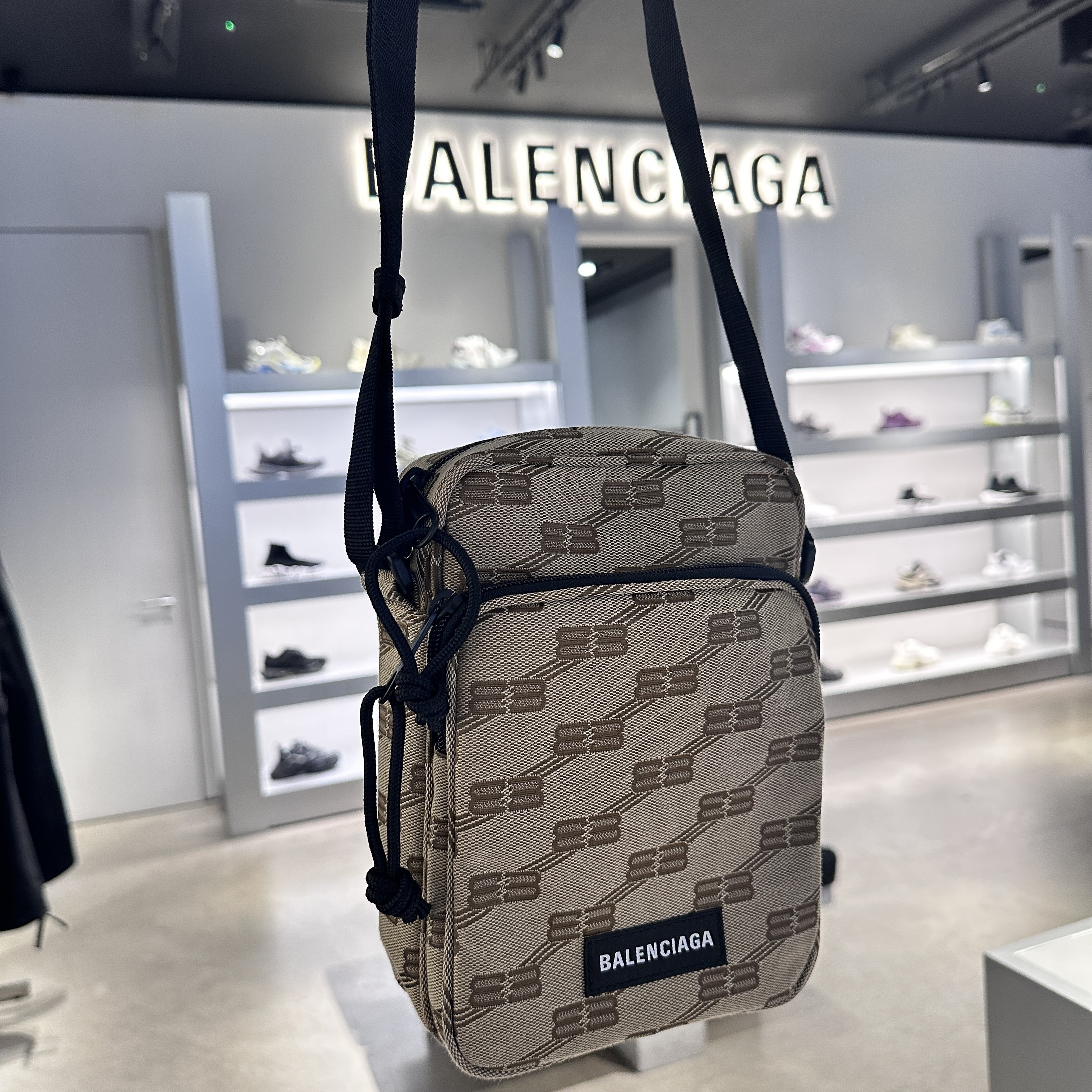 【 BALENCIAGA 】BBモノグラム クロスショルダーバッグ