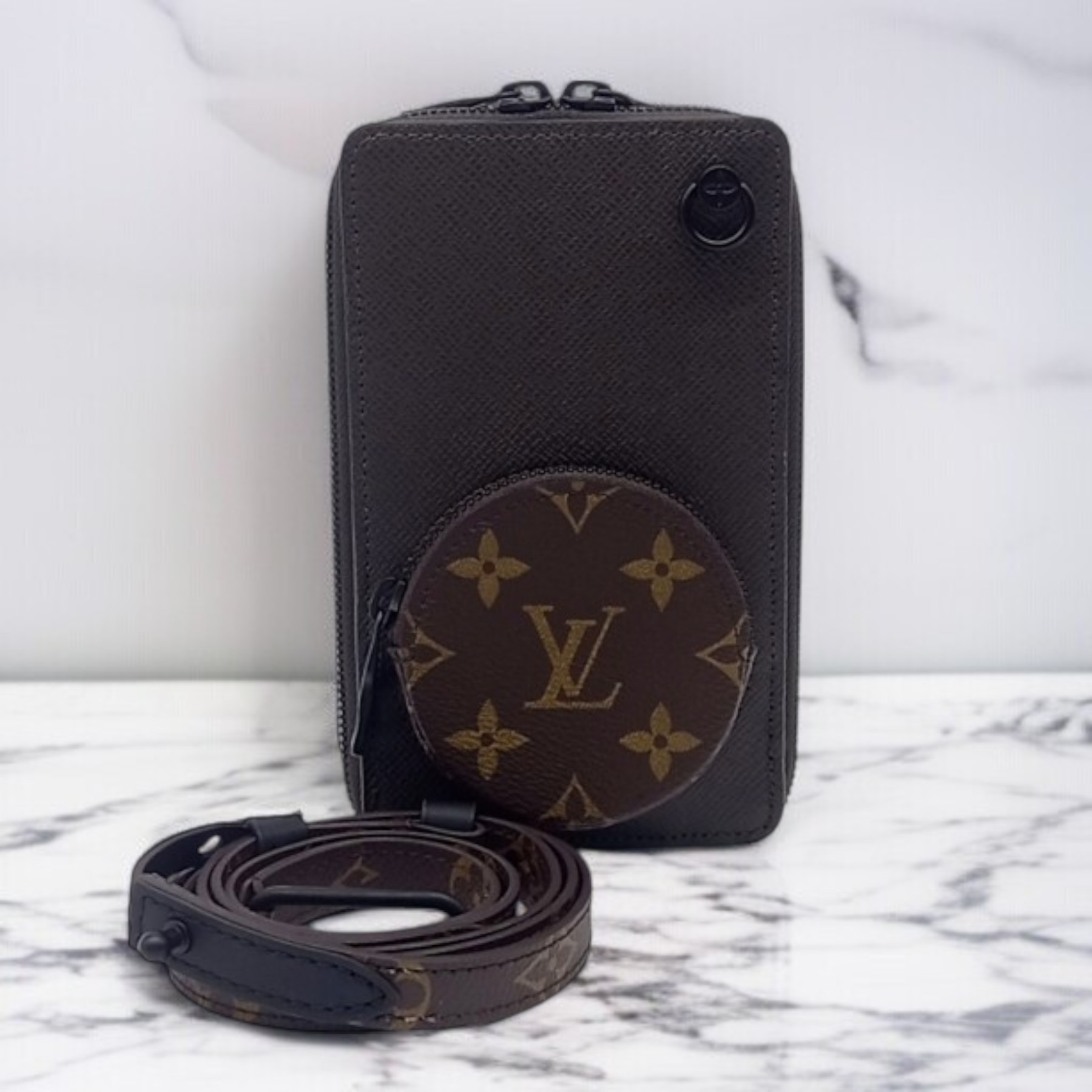 《Louis Vuitton》フォンケース ショルダーバッグ 中古 未使用