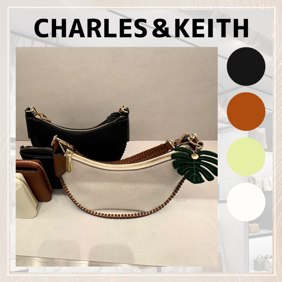 追跡★Charles&Keith Blume チャーム付き ホーボーバッグ