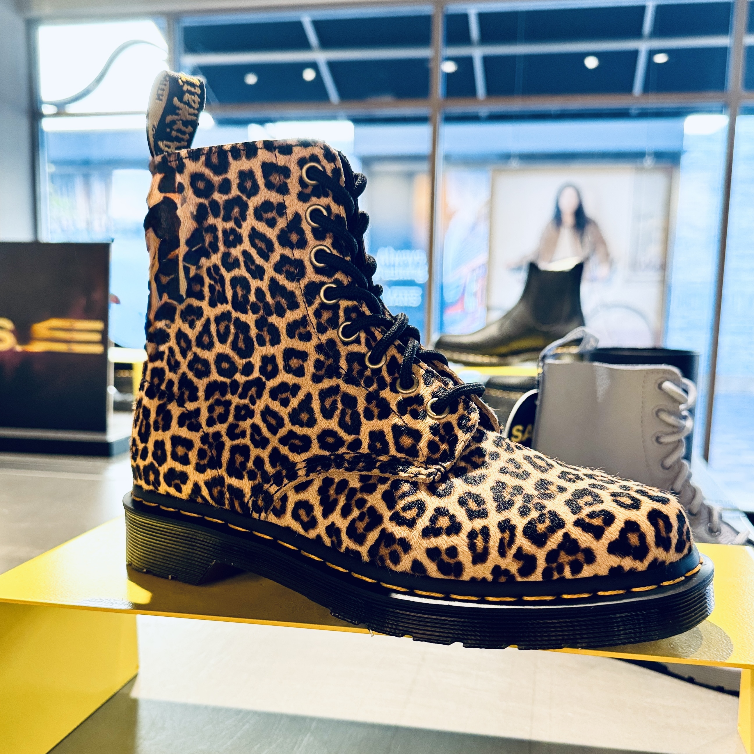 US買付★Dr. Martens 1460 Leopard Leather Lace Up Boots