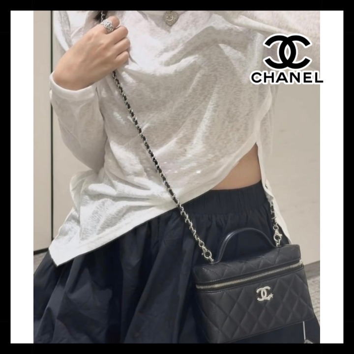《サイズ感も可愛い♥25B》CHANEL バニティケース
