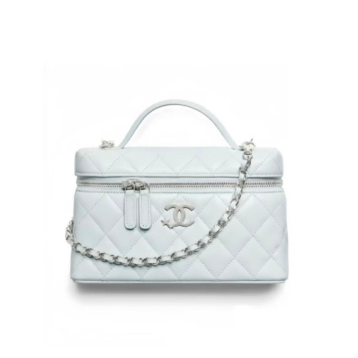 《サイズ感も可愛い♥25B》CHANEL バニティケース
