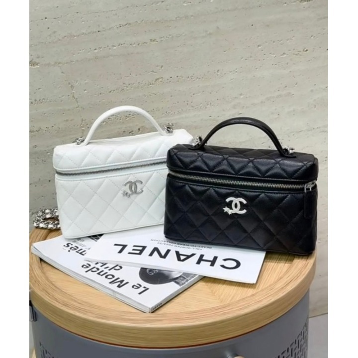 《サイズ感も可愛い♥25B》CHANEL バニティケース