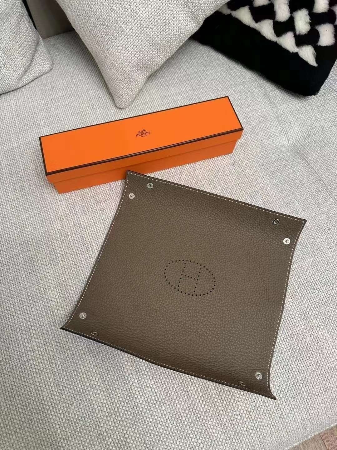 小物入れ(トレイ) Hermes Mises et Relances Desk change tray