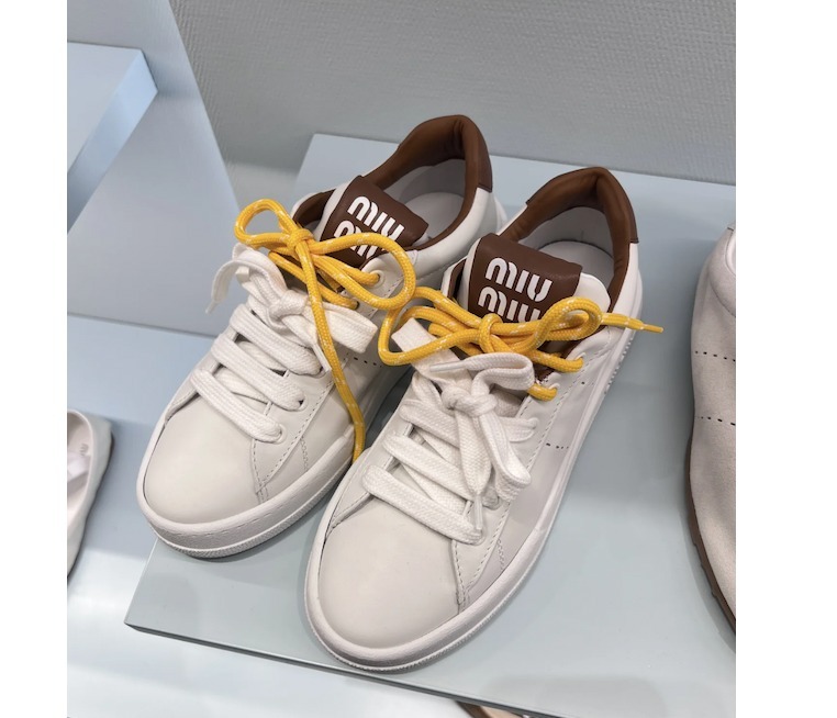 【早い者勝ち！セール】MIUMIU（ミュウミュウ）スニーカー