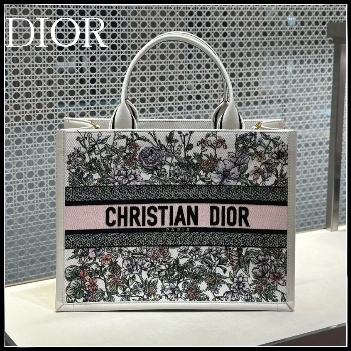 【どんなシーンにも合う】DIOR Book Tote バッグ ミディアム