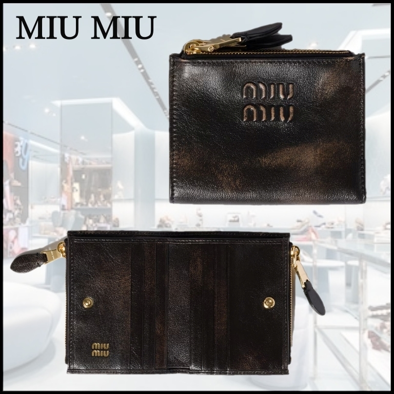 【MiuMiu】国内未掲載商品 スモール ナッパレザー 二つ折り財布
