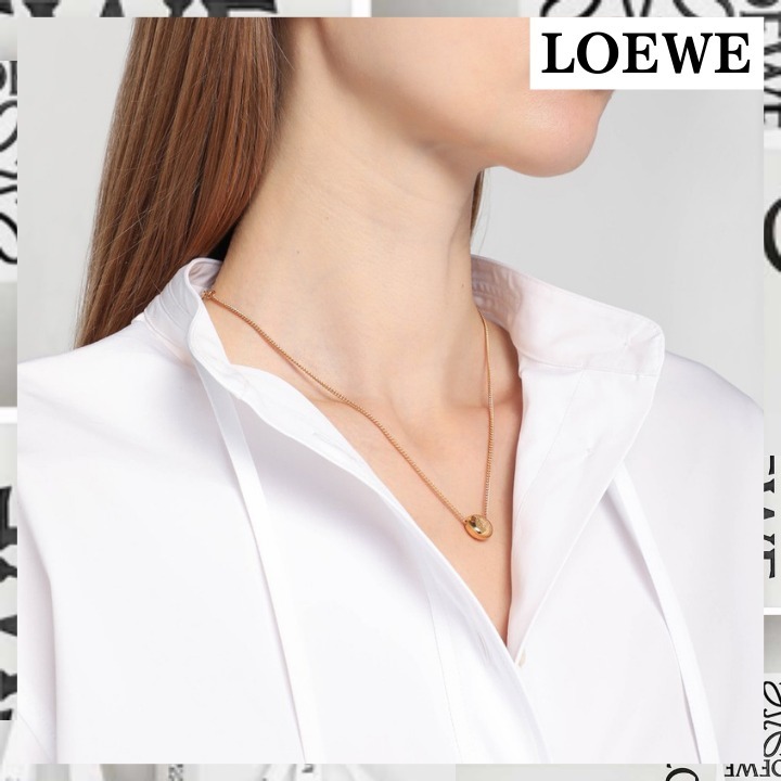 ★アナグラムが首元を華やかに★【LOEWE】ペブル ネックレス