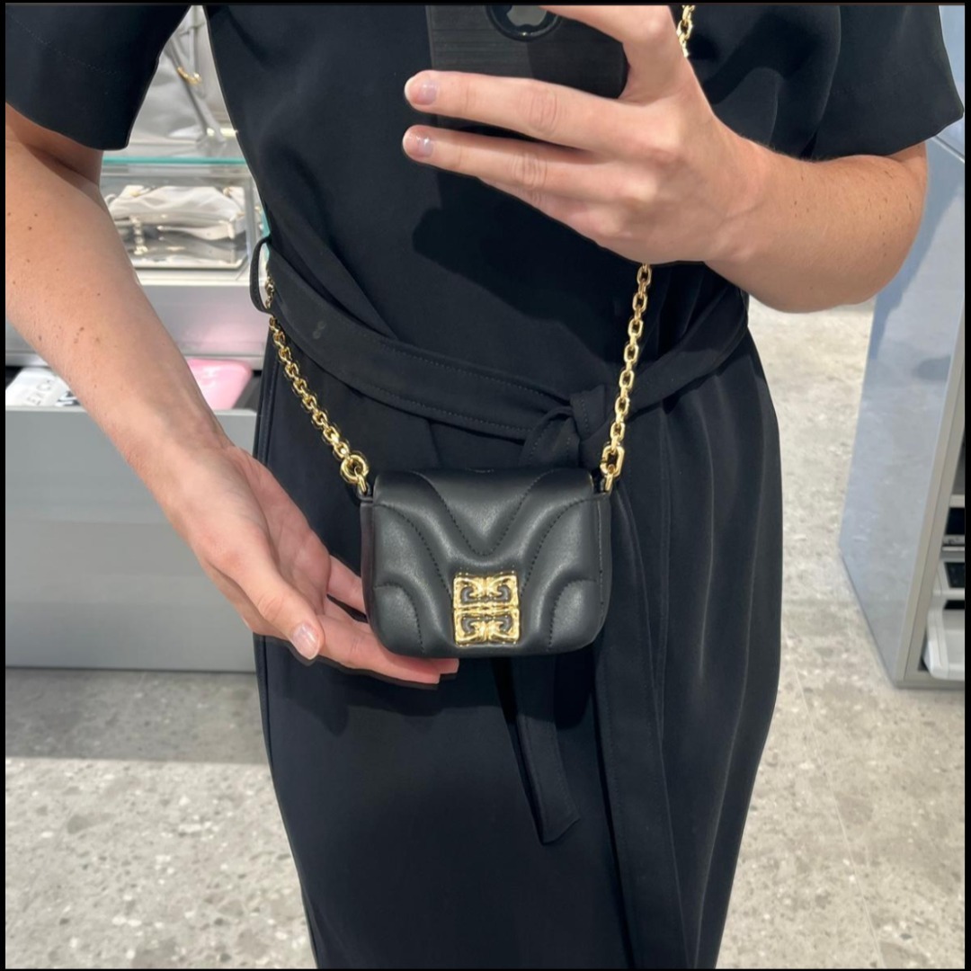◆SALE◆直営店◆【GIVENCHY】4Gリキッド マイクロバッグ