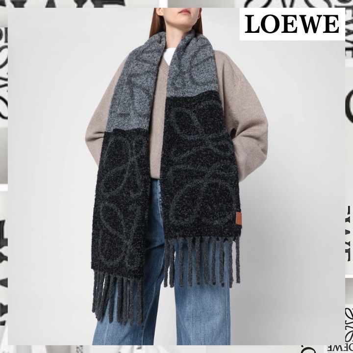 ★アナグラムがアクセント！★【LOEWE】アナグラム スカーフ