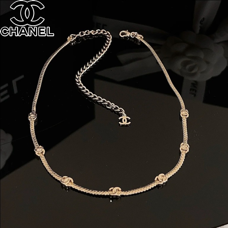《小ぶりのccロゴ！さりげない可愛いさ♪》 CHANEL ネックレス