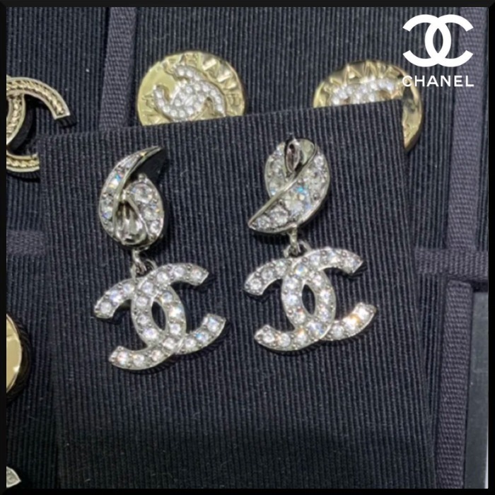 【キラキラ輝くCCマーク♪】CHANEL ピアス