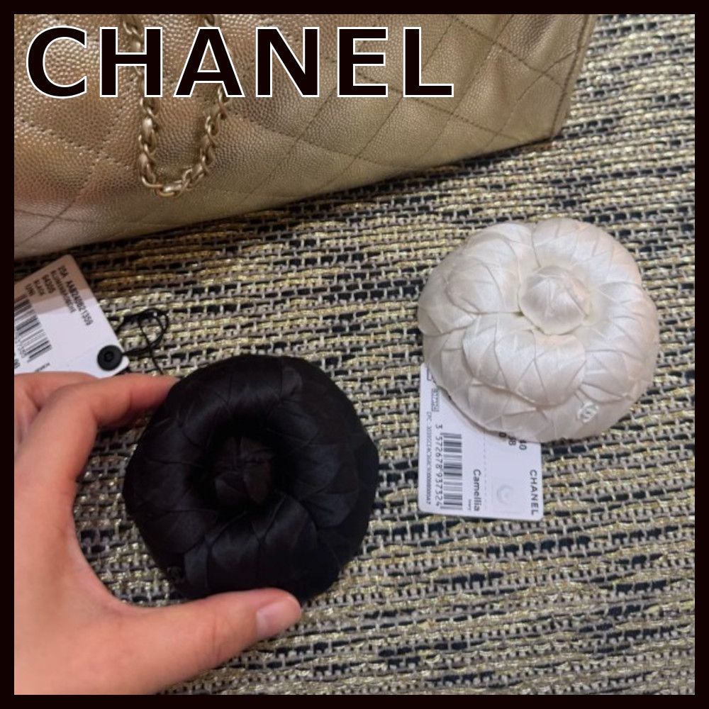 【エレガント】CHANEL カメリア ブローチ シルクサテン