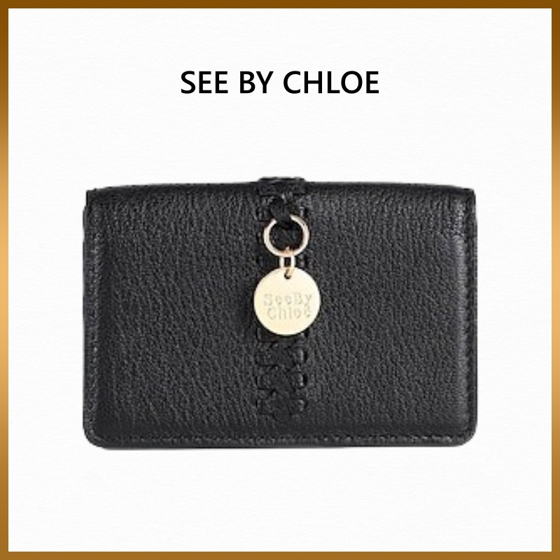 【SEE BY CHLOE】ロゴ エンボスレザー 二つ折り カードケース