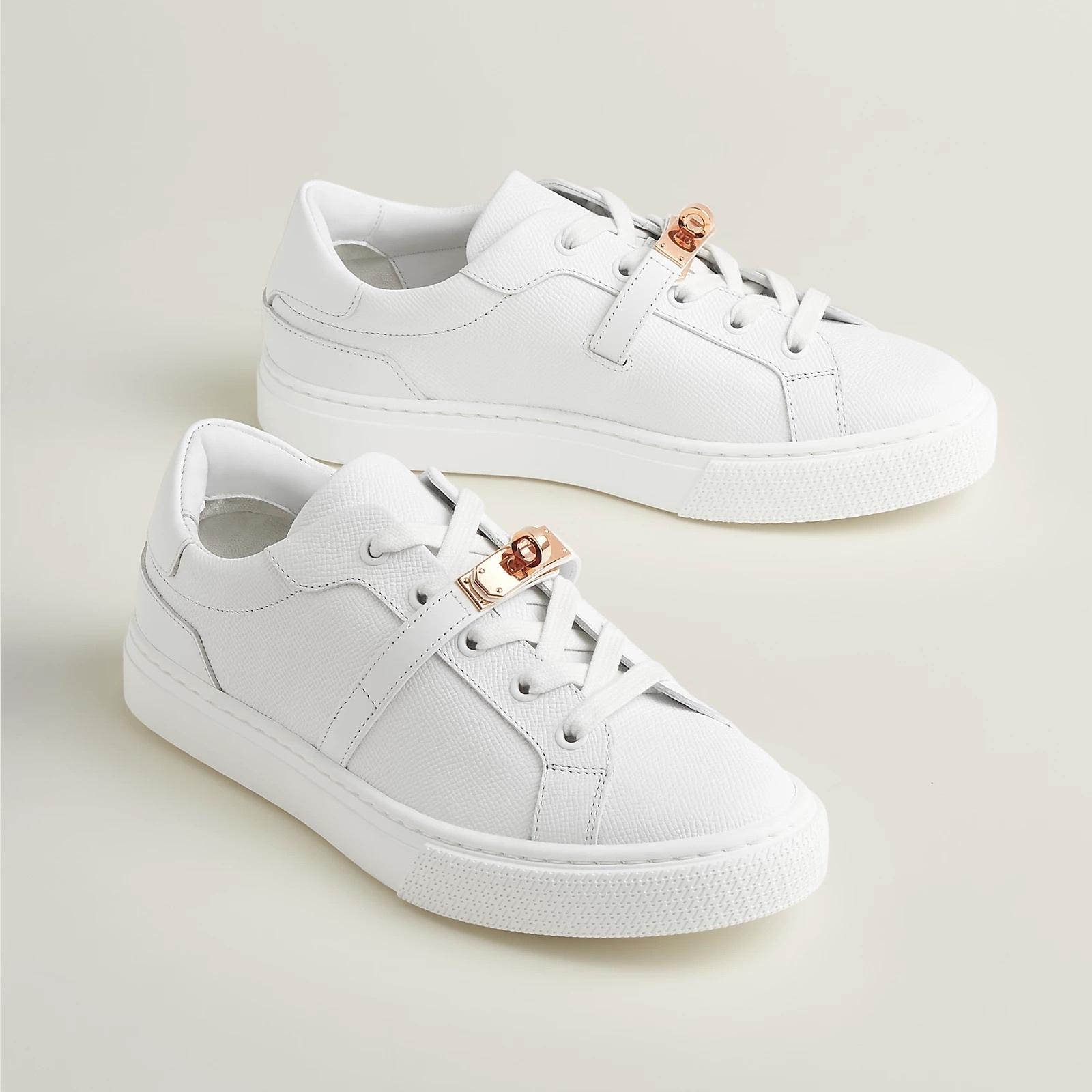 カジュアルスタイルに☆【HERMES】スニーカー 《デイ》