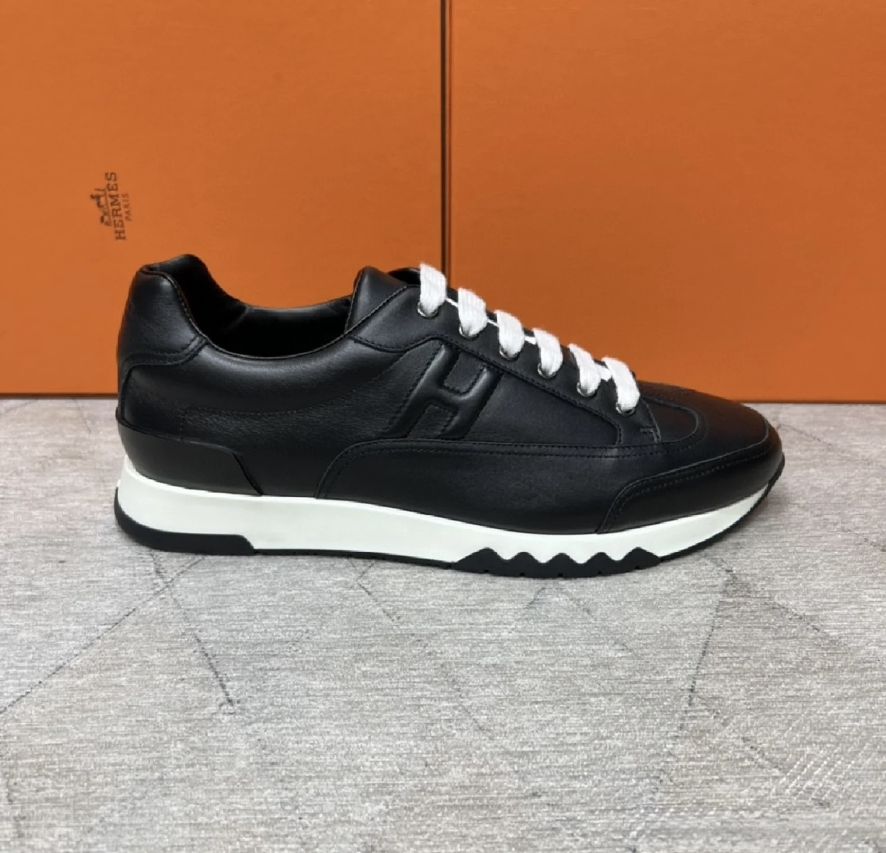【カジュアルコーデに☆】HERMES★スニーカー《Trail》