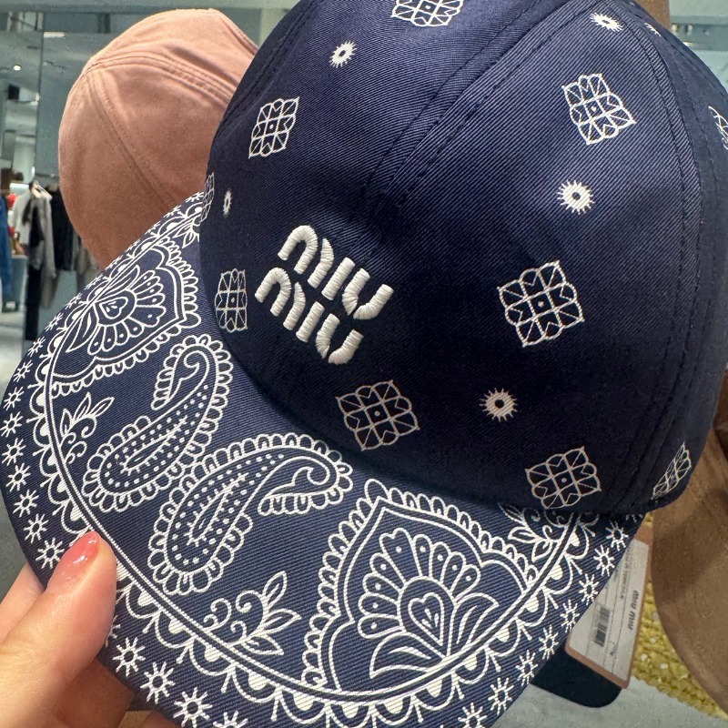 ★バンダナデザインが可愛い★【miu miu】コットンキャップ