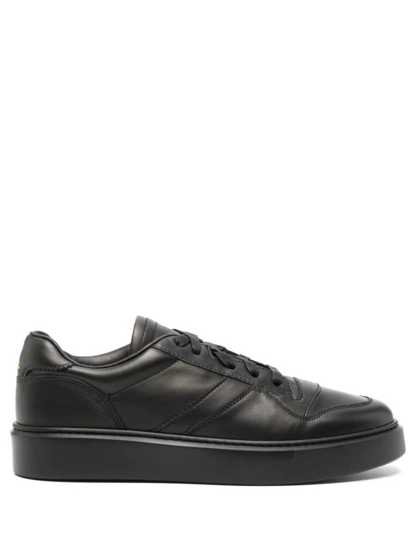 スニーカー Doucal's Black Leather Trainers