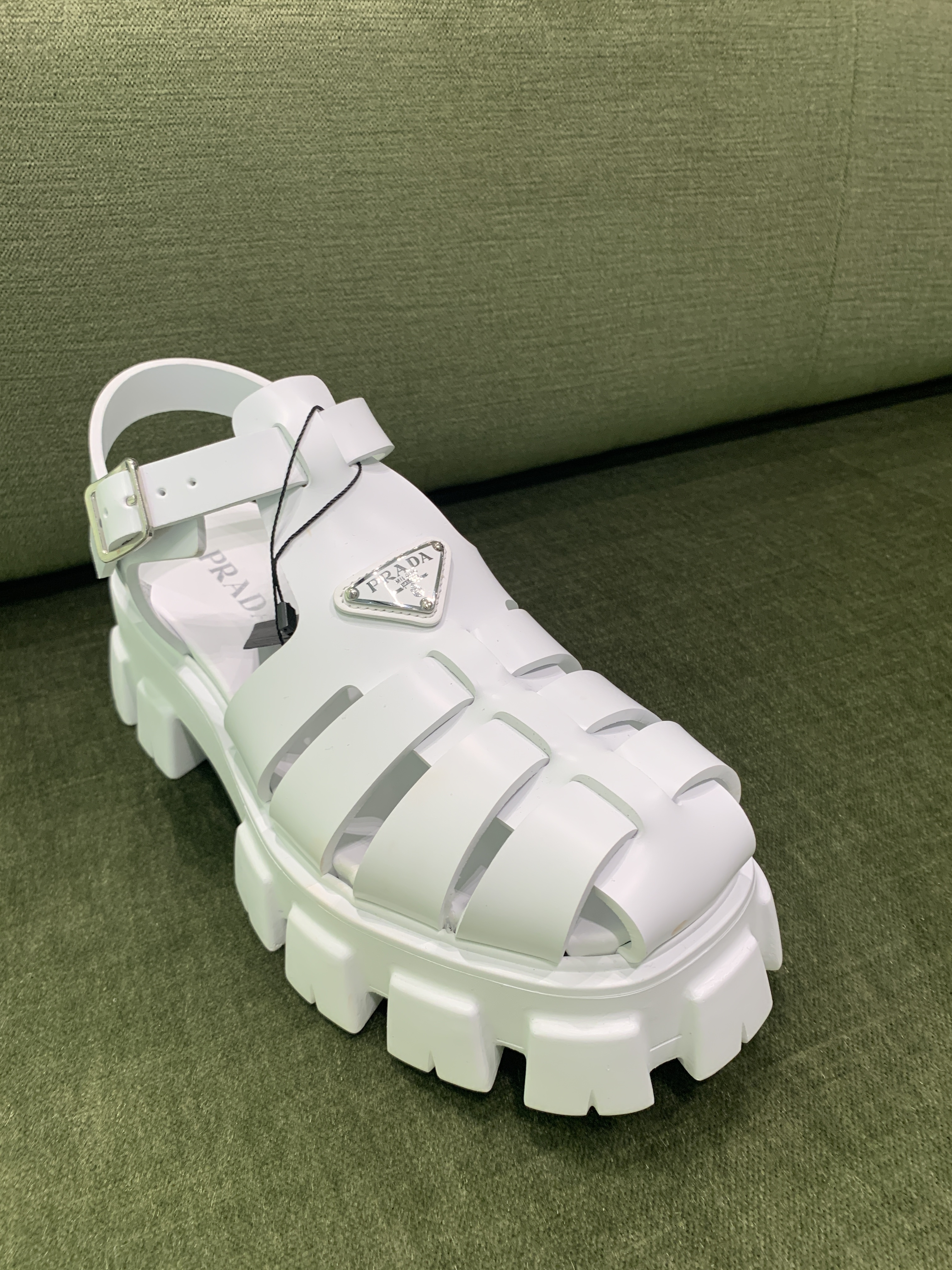 PRADA モノリス ラバーサンダル 2X3083