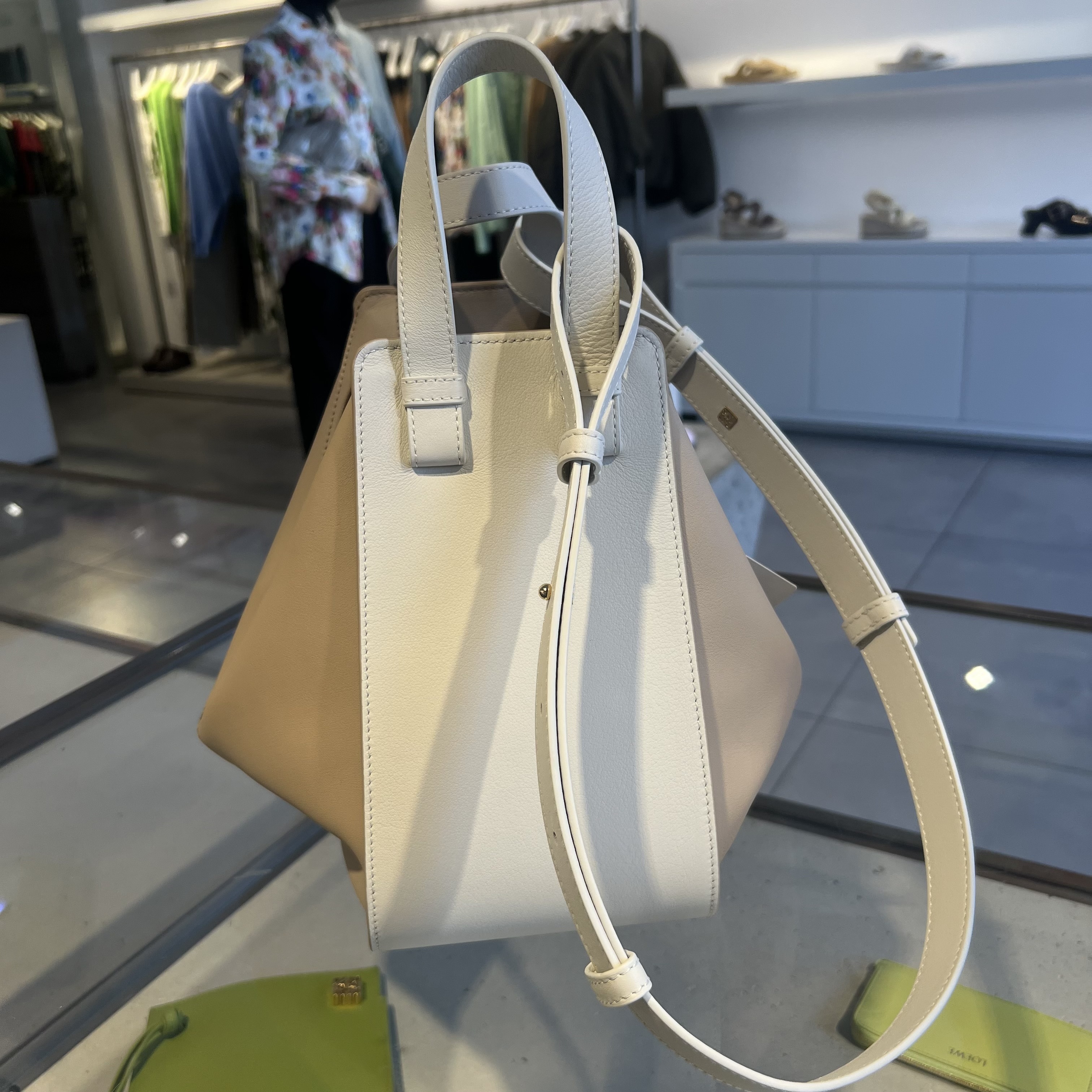【LOEWE】現地セール！ハンモック スモール バイカラー