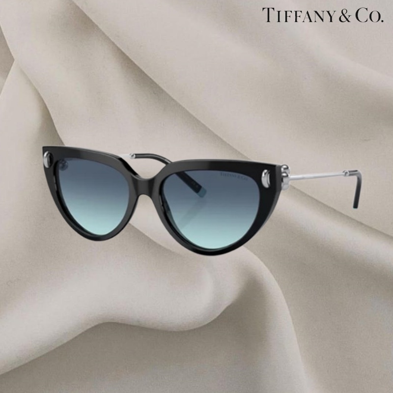 （送料込）Tiffany & Co. キャットアイサングラス 54㎜