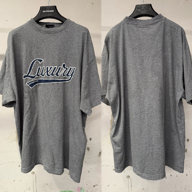 【送料込】BALENCIAGA★Luxury Script Tシャツ