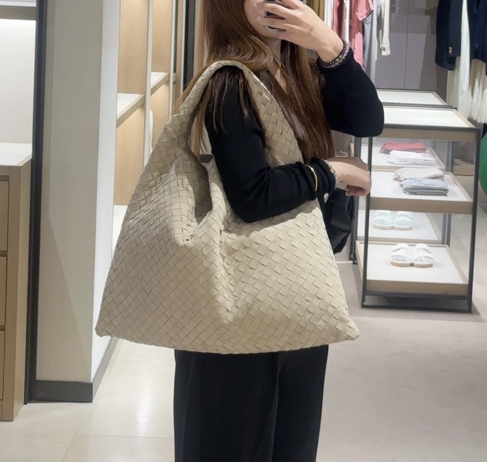 《人気商品！》BOTTEGA VENETA ホップ ラージ