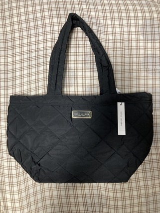 MARC JACOBS キルティング ナイロン トート ミディアムサイズ 口コミ・レビュー|MARC JACOBS キルティング ナイロン トート
