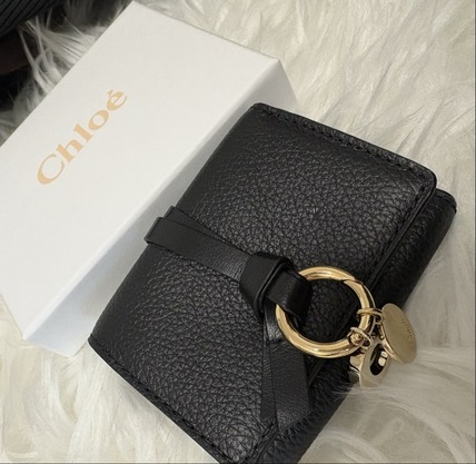 Chloex折りたたみ財布(レディース)の口コミ・レビュー｜サイズ感