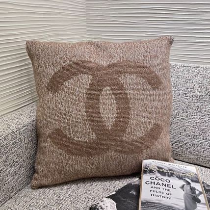 CHANEL クッション・クッションカバー 【置くだけでお部屋が一気にお洒落♪】CHANEL クッション CCロゴ(2)