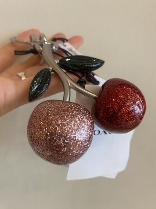 COACH】さくらんぼ型 グリッターチェリー バッグチャームCR431
