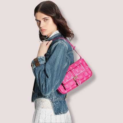 22新作☆2色【LOUIS VUITTON】マキシ ポシェットアクセソワール ...