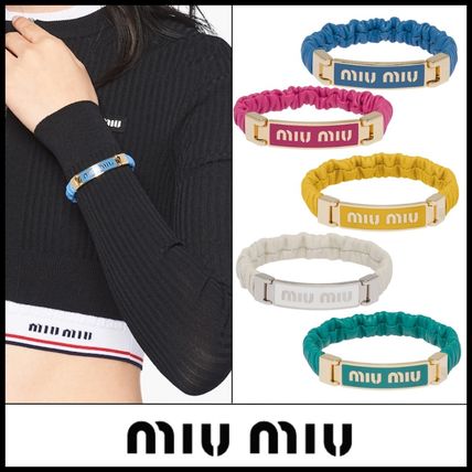 miumiu】ナッパレザーxメタル ブレスレット/ロゴ入り - agropos.com.br miumiu】ナッパレザーxメタル ブレスレット/ロゴ入り - agropos.com.br