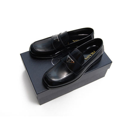 (関税、送料込) PRADA ブラッシュドレザー ローファー ブラック Prada 直営店 チョコレート ブラッシュドレザー ローファー