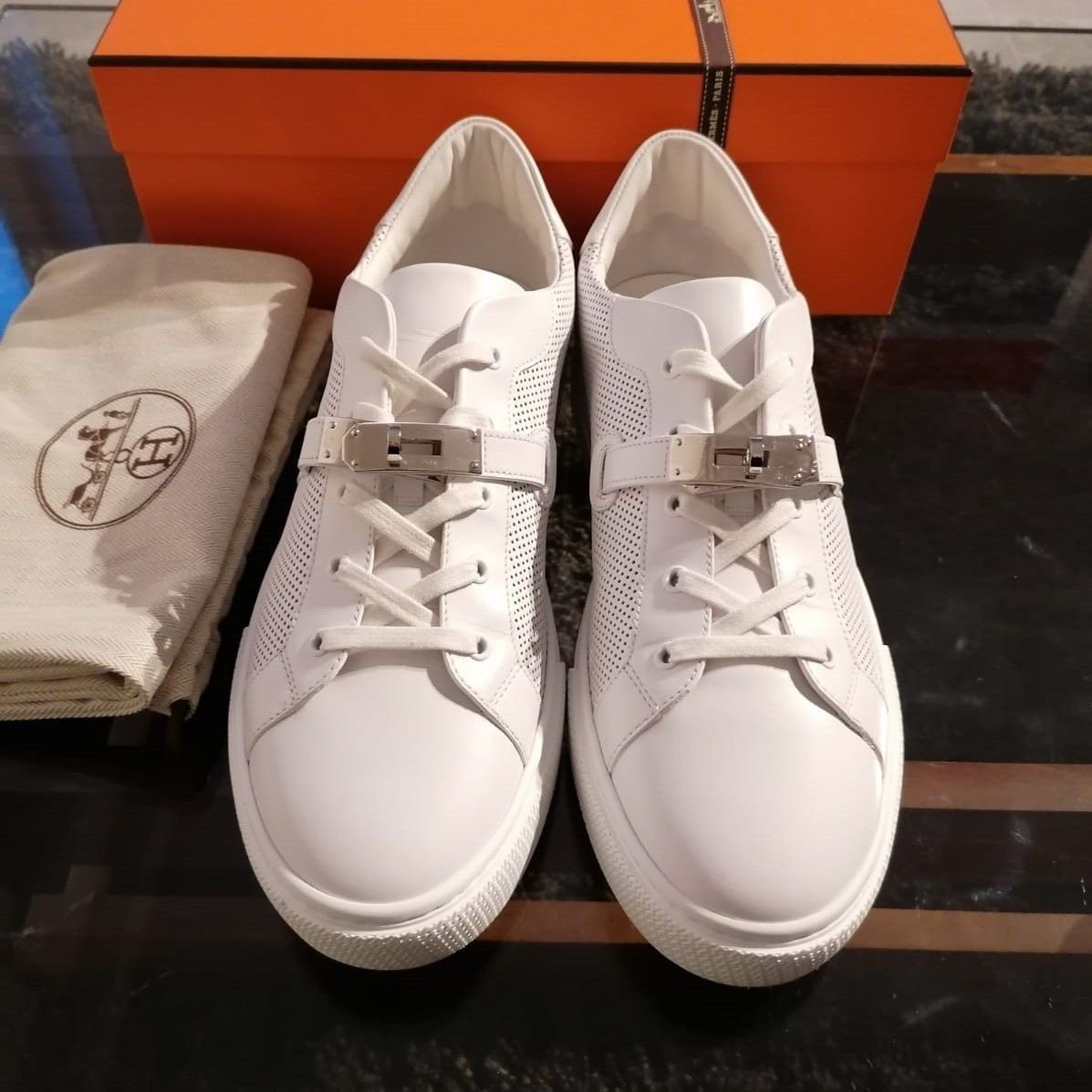2022年最新版】HERMES(エルメス)のスニーカーをモデル別に徹底解説 2022年最新版】HERMES(エルメス)のスニーカーをモデル別に徹底解説