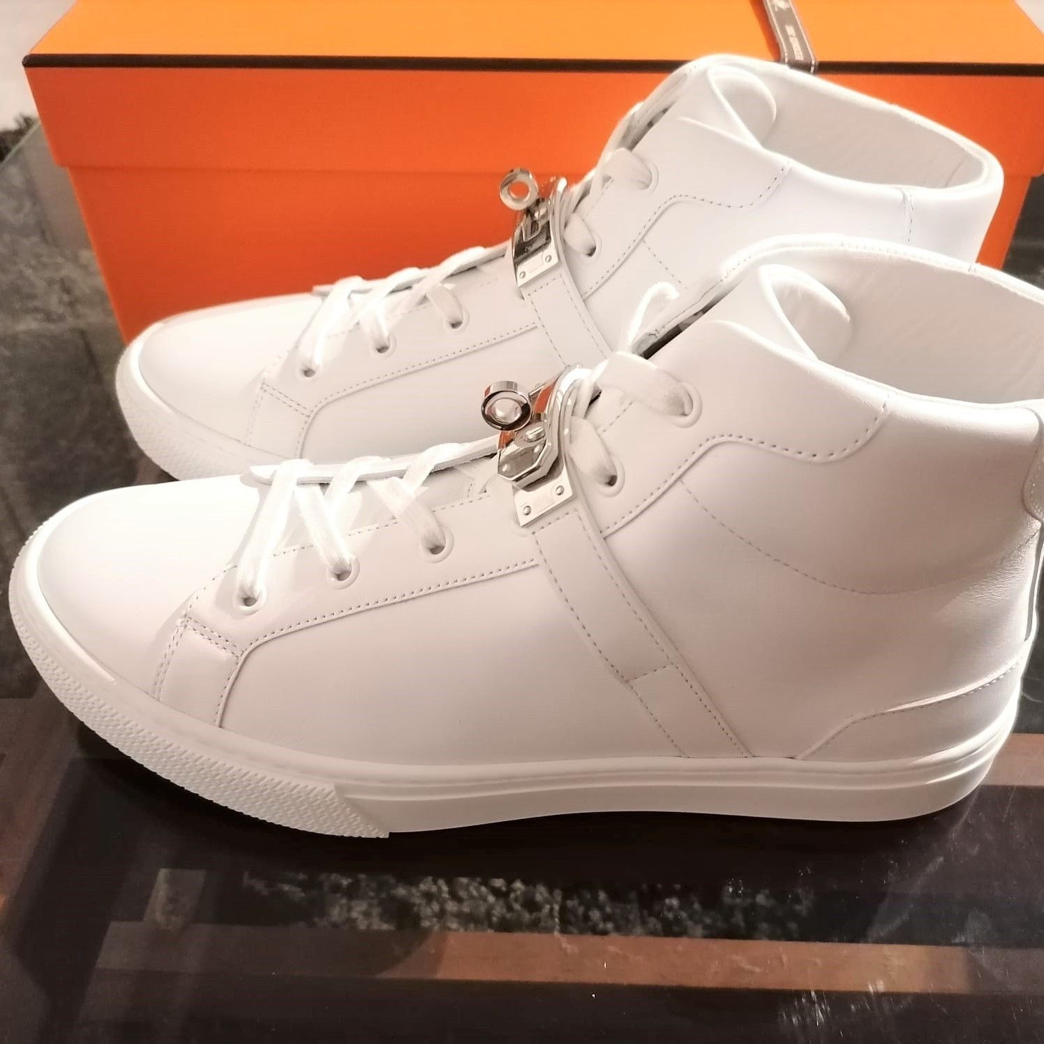 2022年最新版】HERMES(エルメス)のスニーカーをモデル別に徹底解説 2022年最新版】HERMES(エルメス)のスニーカーをモデル別に徹底解説