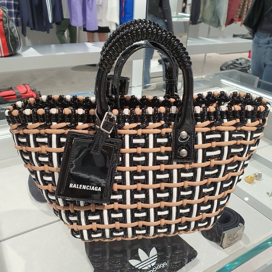緊急★アウトレットBALENCIAGA★ラムスキントートバッグ BALENCIAGA》 スプレー ドット アワーグラス トートバッグ