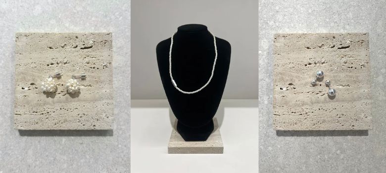 ★韓国大人気★MIDNIGHT MOMENT★curve pearl earring★追跡可 MIDNIGHT MOMENT.(ミッドナイトモーメント) ピアス(レディース