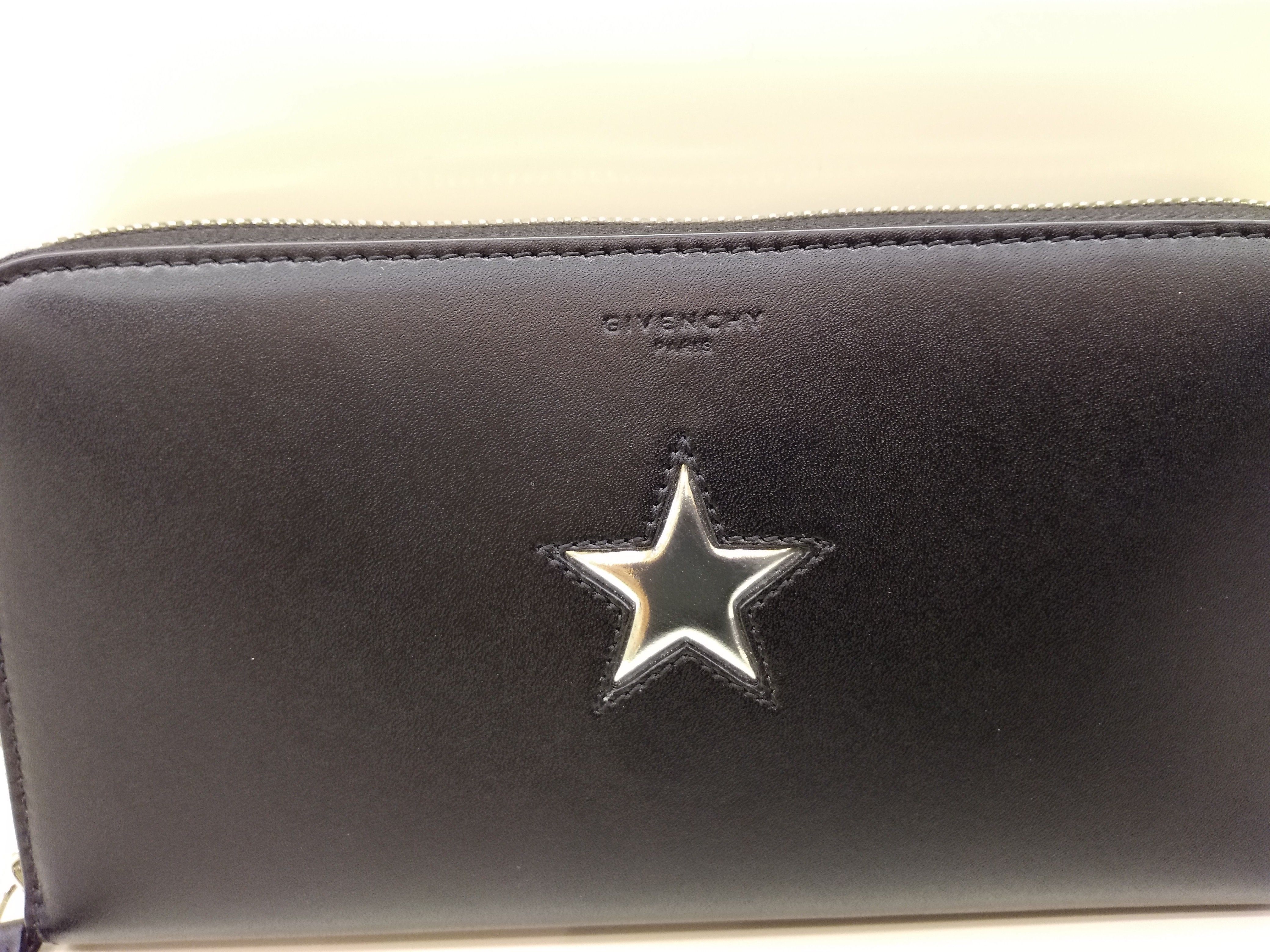 【SALE】極美品 GIVENCHY メンズ長財布 スター SALE】極美品 GIVENCHY メンズ長財布 スター