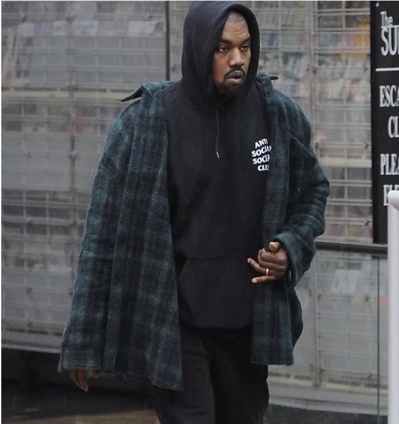 【即発送】定番！ANTI SOCIAL SOCIAL CLUB ASSC■ロゴ パーカー 即発送】定番！ANTI SOCIAL SOCIAL CLUB ASSC□ロゴ パーカー