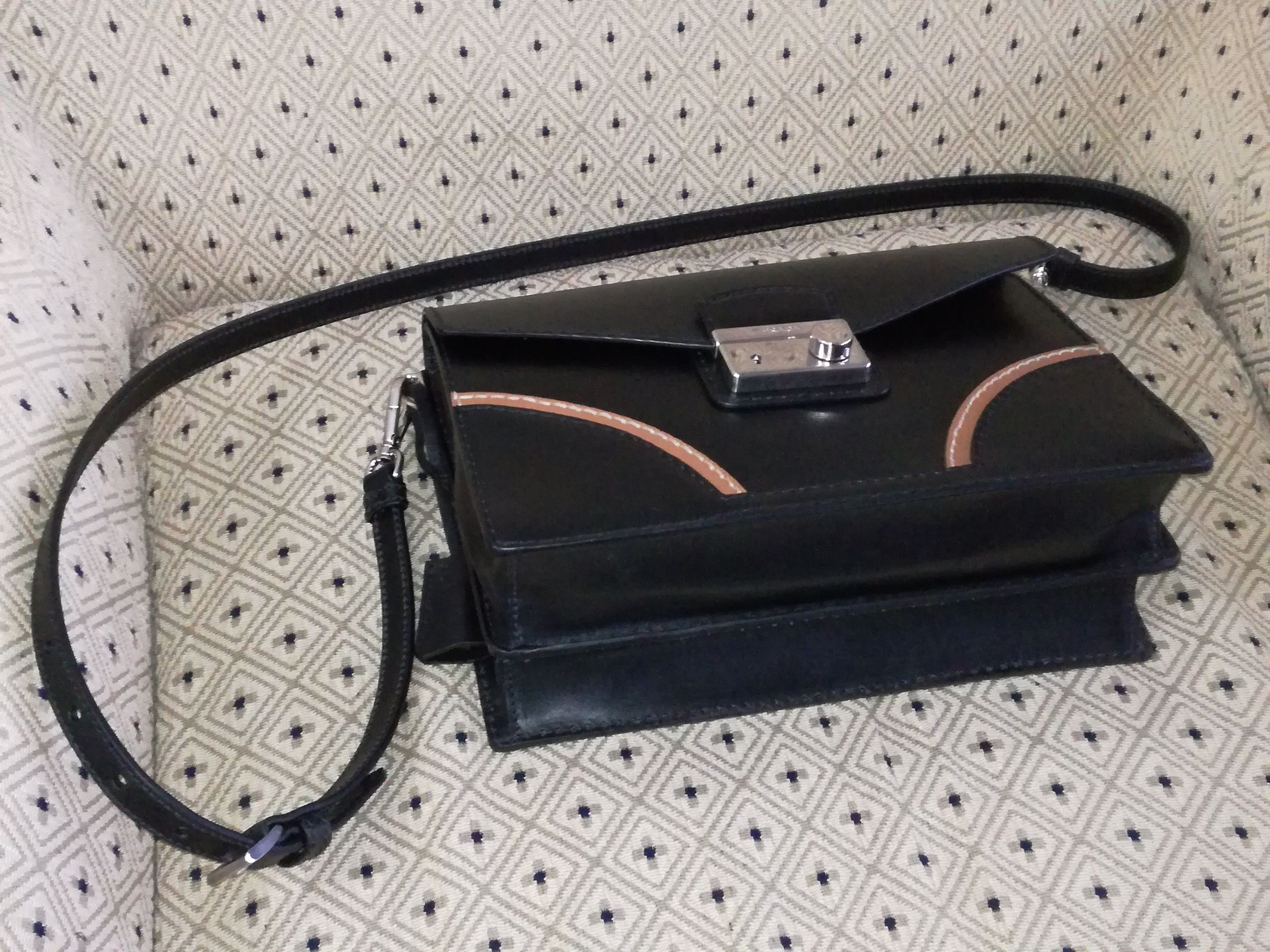 PRADAステッチ♪ショルダーバッグ2way♪カーフレザー PRADAステッチ♪ショルダーバッグ2way♪カーフレザー (PRADA