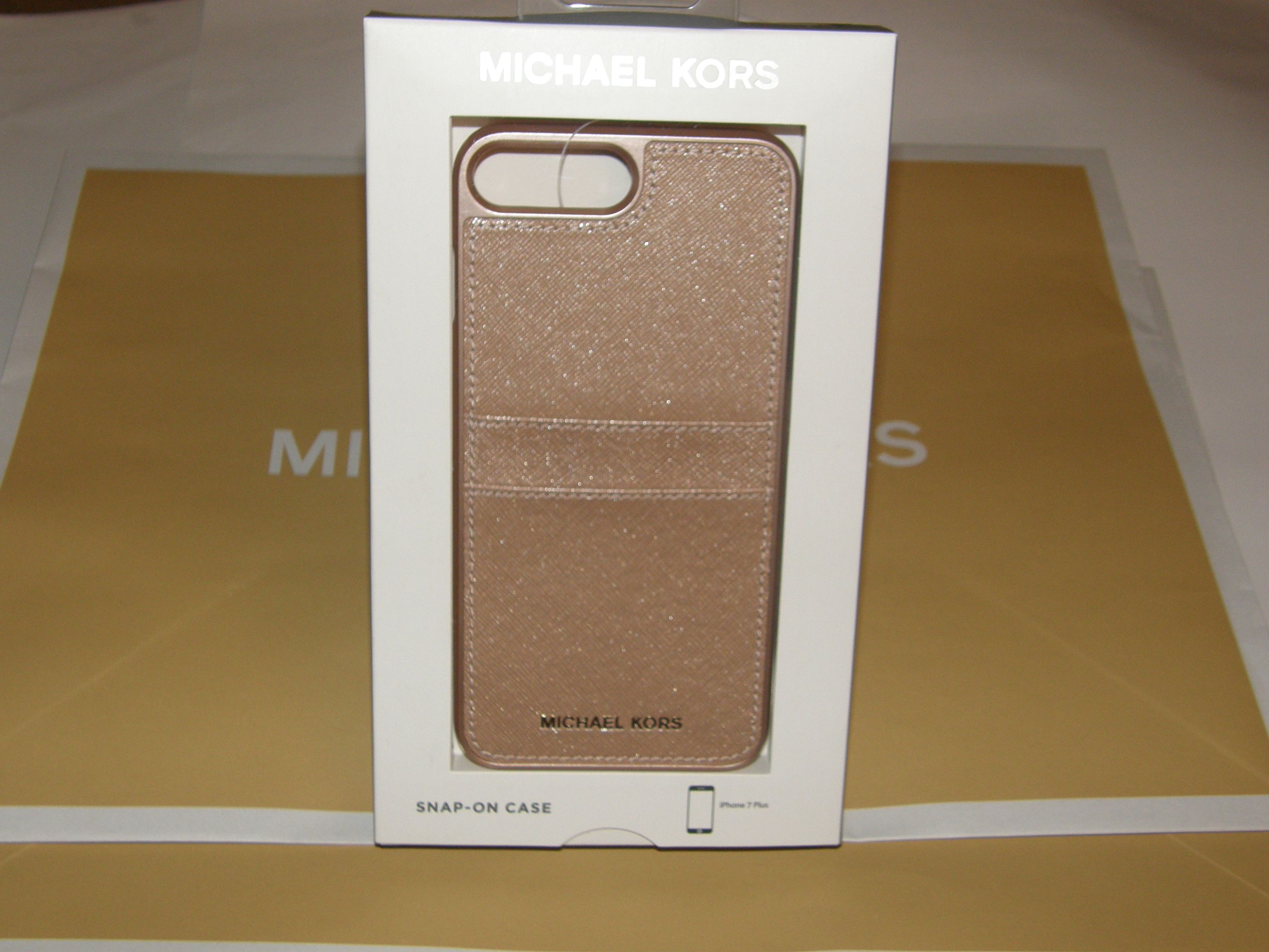特別価格！MKサフィアーノレザーポケット付iPhone7/8 PLUSケース Michael Kors サフィアーノレザーポケット付iPhone7PLUS ケース