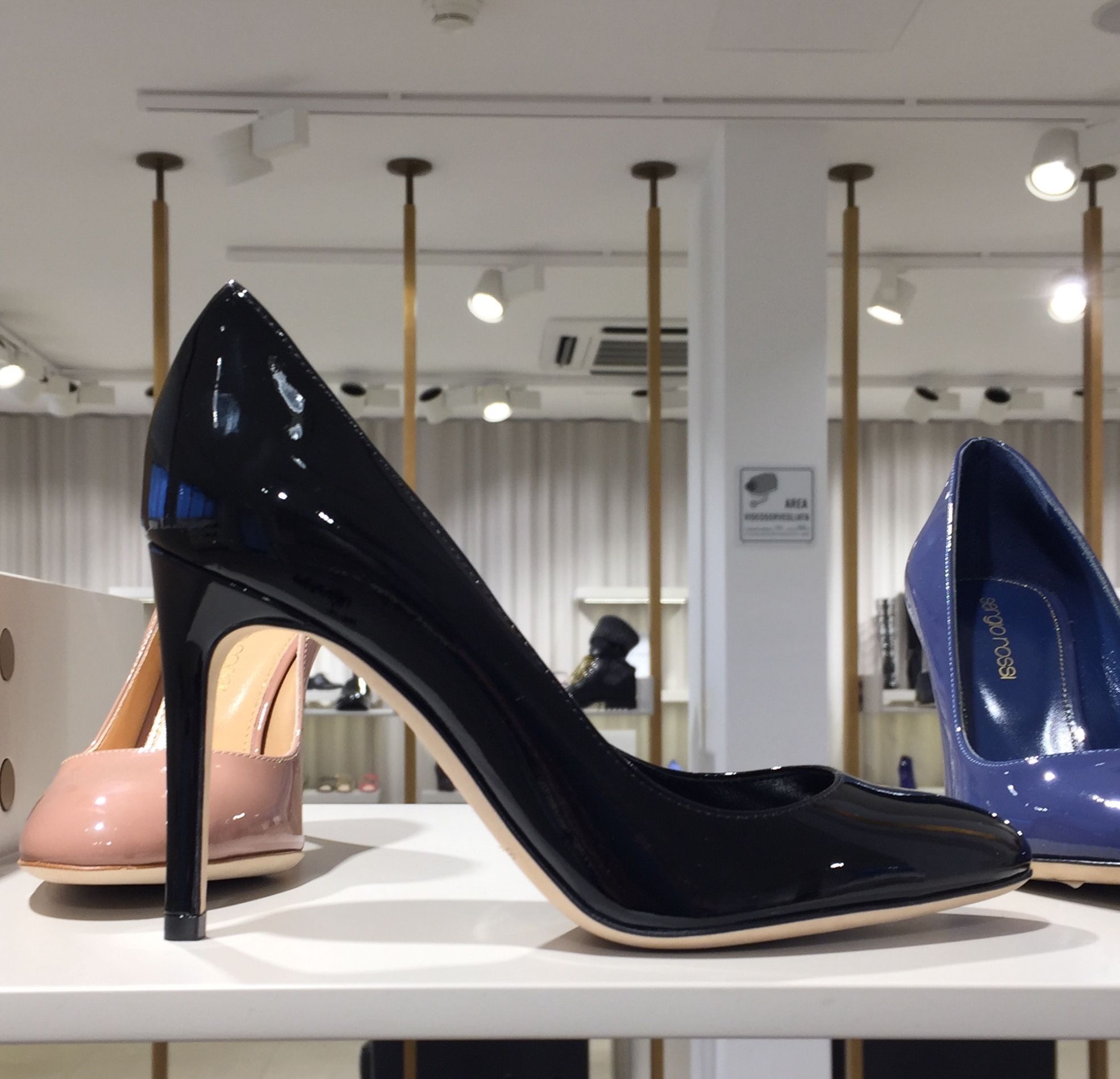 セルジオロッシMADAMEパテントブラックパンプスh9cm (Sergio Rossi セルジオロッシMADAMEパテントブラックパンプスh9cm (Sergio Rossi