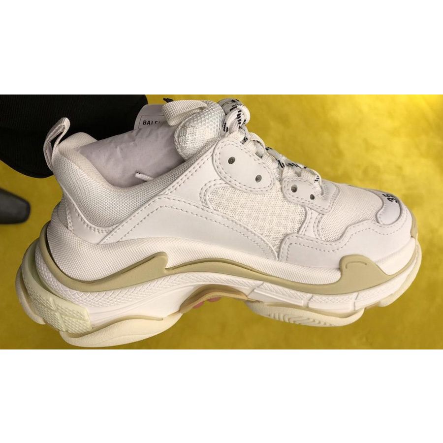 VIPセール!関税込☆【Balenciaga】Triple S スニーカー