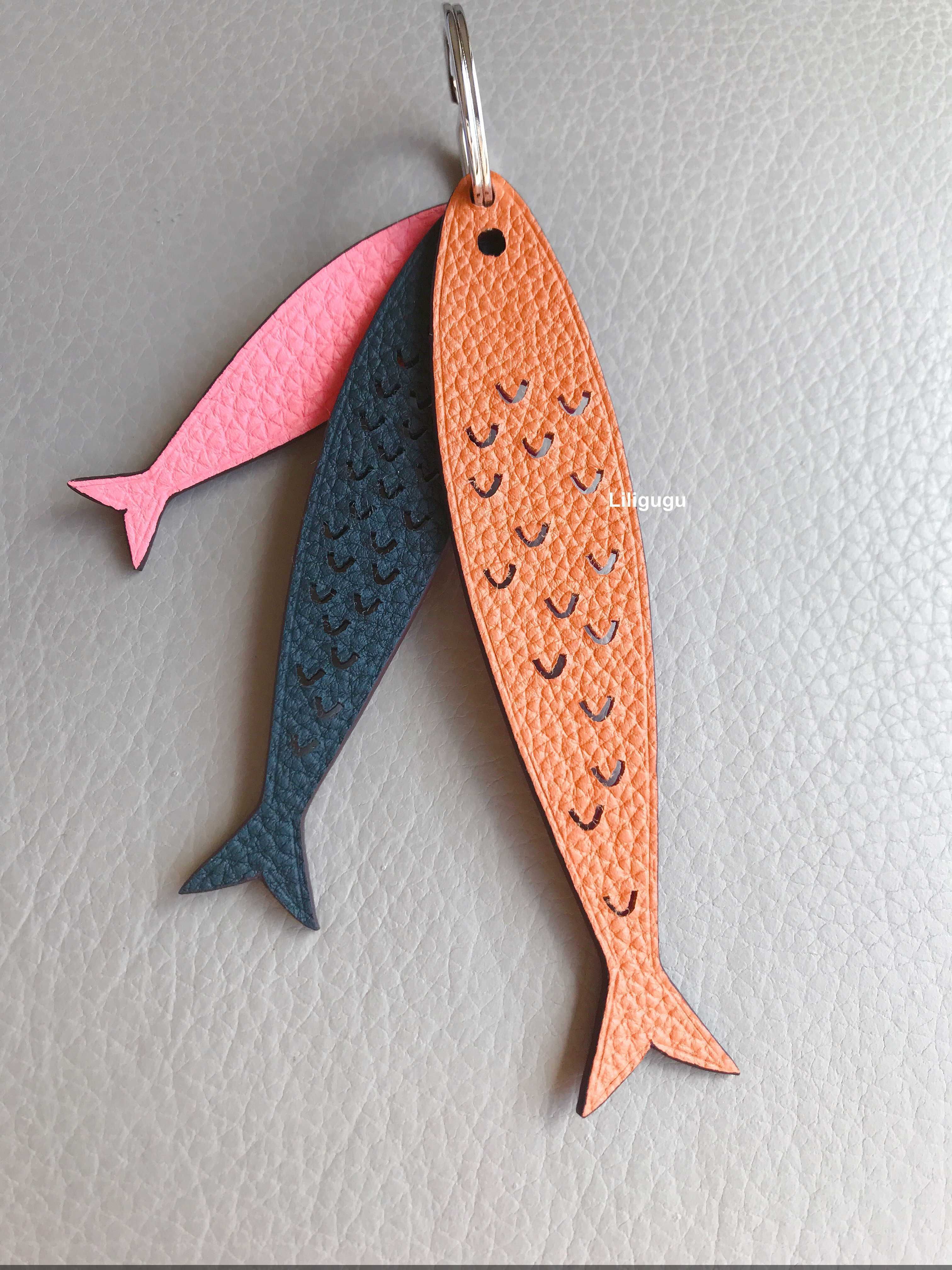 魚のデザイン★HERMES キーホルダー イワシ エルメス)プティアッシュ○フィッシュ/魚○キーホルダー