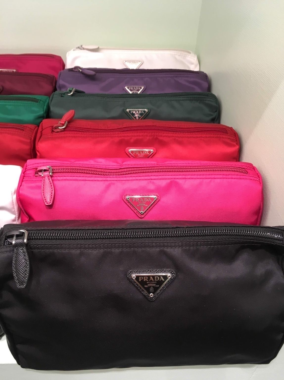 PRADA☆セール!カラーナイロンコスメポーチ♪1NA012 (PRADA/メイク PRADA☆セール!カラーナイロンコスメポーチ♪1NA012 (PRADA/メイク