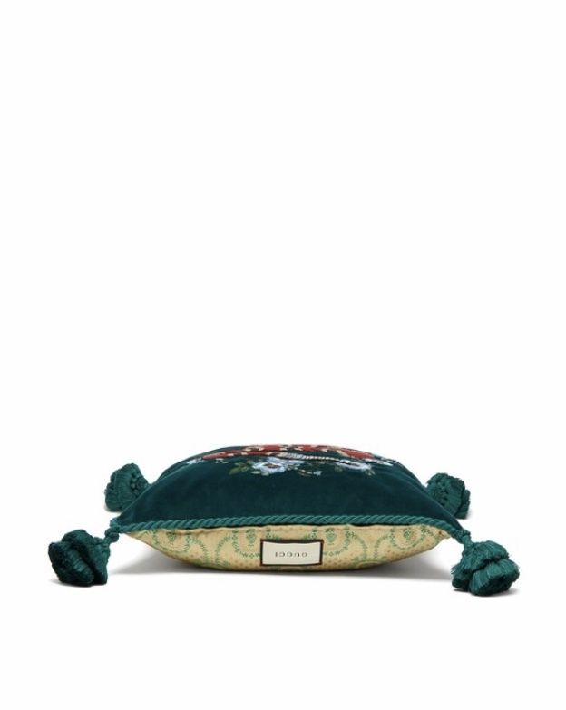 ☆GUCCI DECOR☆NEW♪関税込♪刺繍 ベルベット クッション (GUCCI ...