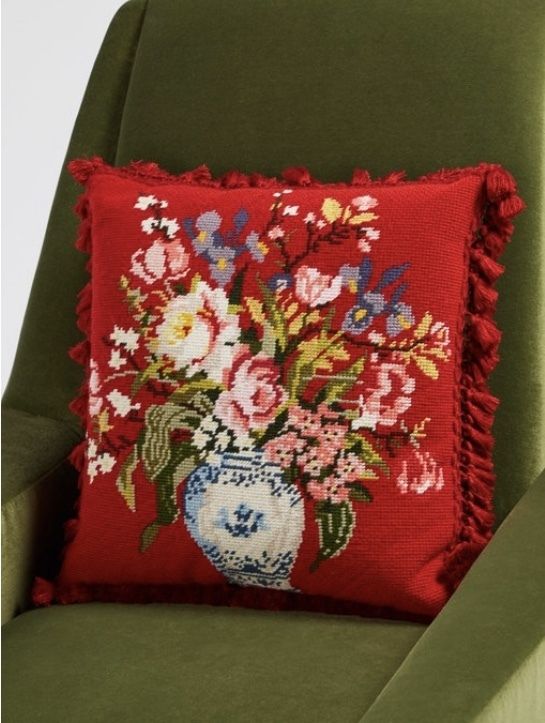☆GUCCI DECOR☆NEW♪関税込♪刺繍 ベルベット クッション (GUCCI ...