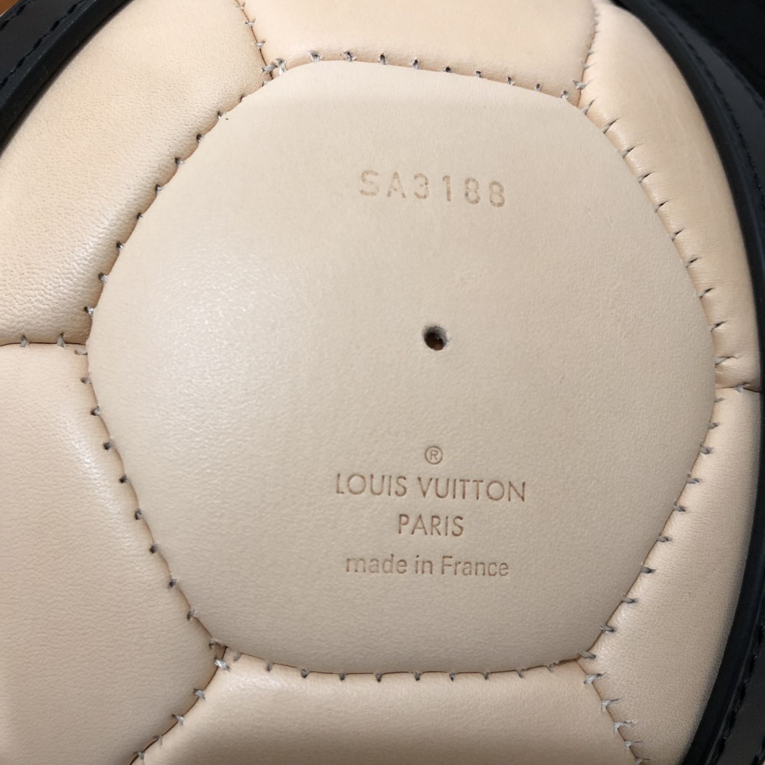 ルイヴィトン 18 Fifaワールドカップ 記念サッカーボール Louis Vuitton フットボール サッカーその他 Buyma